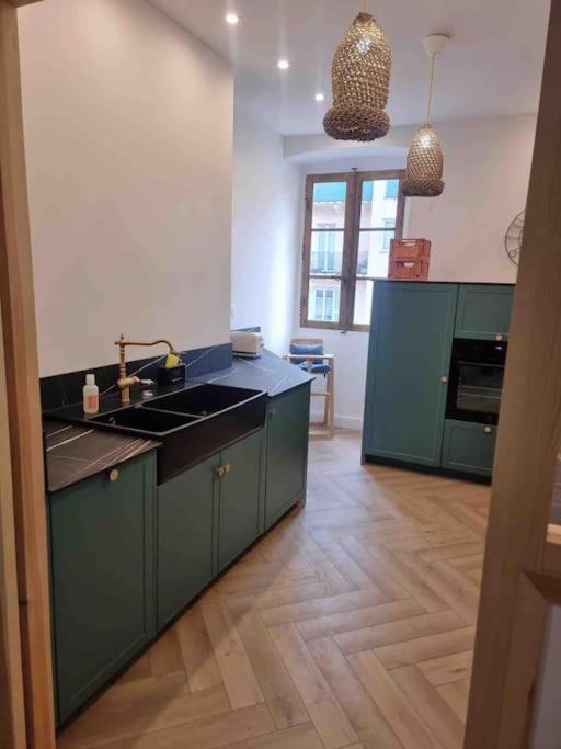 Appartement Au Coeur De La Ville Корте Екстериор снимка