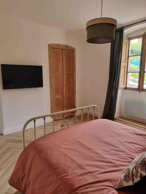 Appartement Au Coeur De La Ville Корте Екстериор снимка